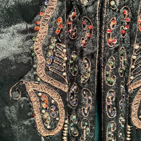 Soft surroundings dark green velvet jacket on petite medium - Picture 2 of 6